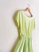 Cargar imagen en el visor de la galería, Light Green Embroidered Cotton Dress M