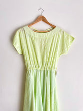 Cargar imagen en el visor de la galería, Light Green Embroidered Cotton Dress M