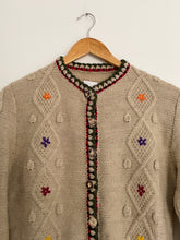 Cargar imagen en el visor de la galería, Embroidered Knitted Vintage Cardigan S-M